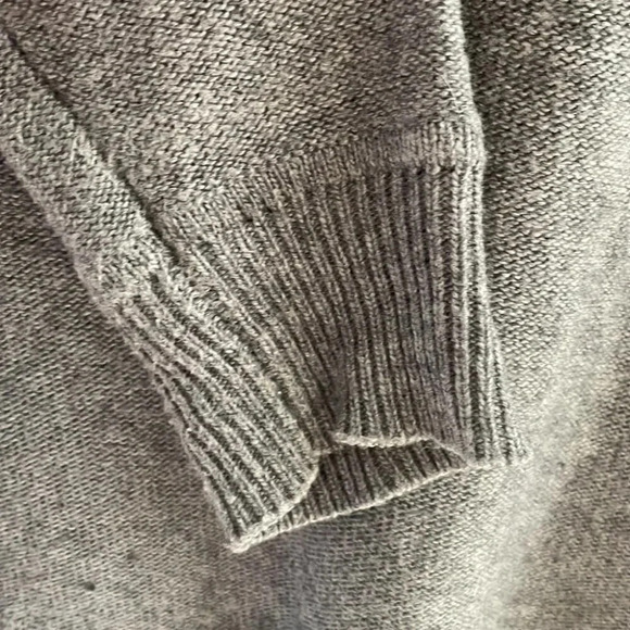 [6] J. Crew  Merino Wool Blend Curved Hem Sweater Gray - Picture 7 of 7